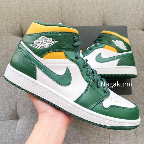💚🖤 Nike Air Jordan 1 Mid Green white shoes - Picture 3 of 4
